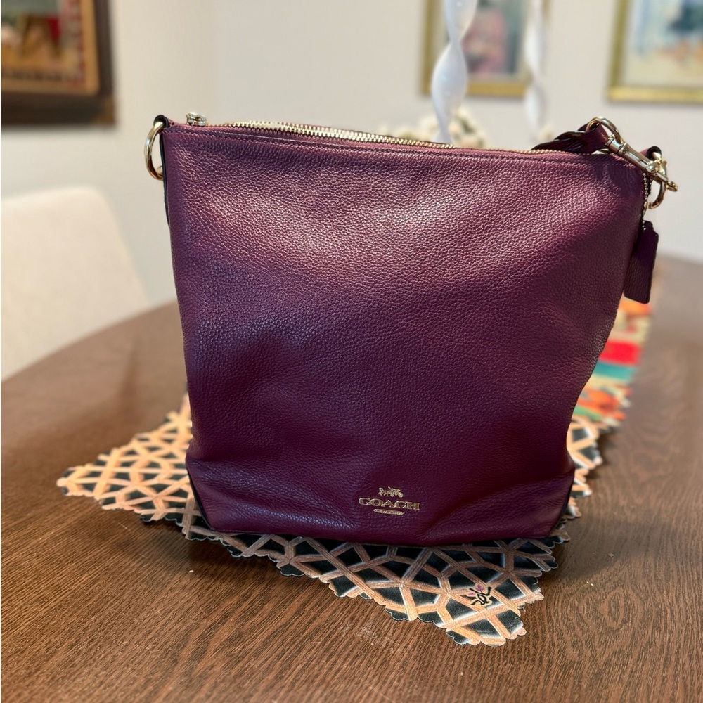 Coach Purple Leather Shoulder Bag Sleek Design